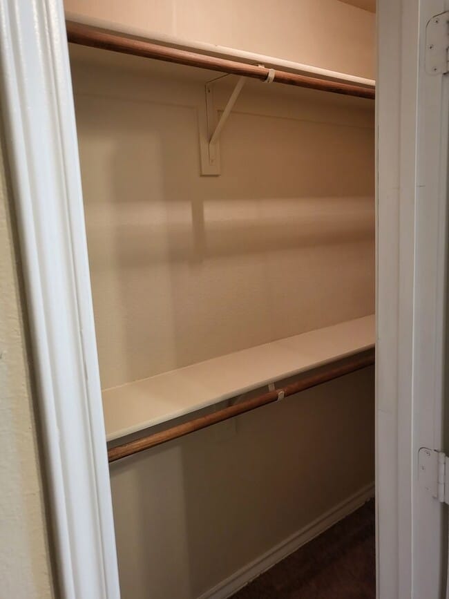 Building Photo - 122 E Nemo St