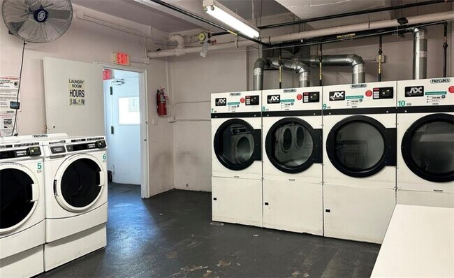 Building Photo - 9511 Shore Rd