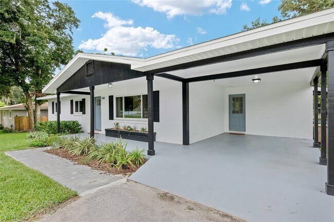 Building Photo - 1846 SE Lake Weir Ave