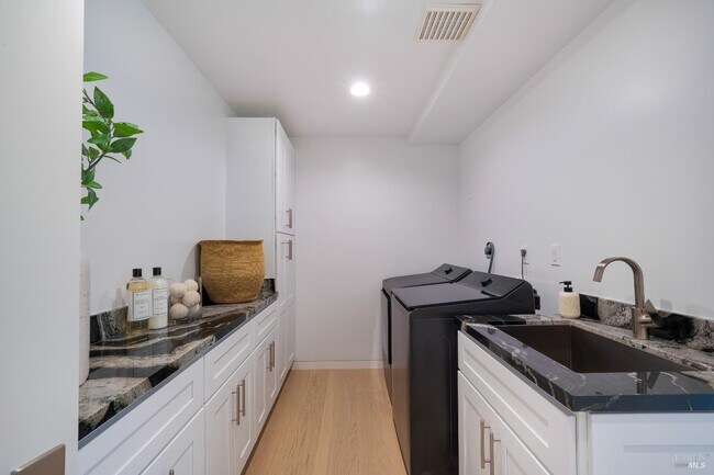 Building Photo - 375 Kortum Canyon Rd