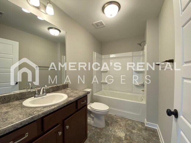 Building Photo - Home for Rent in Talladega, AL!!! AVAILABLE NOW!!!