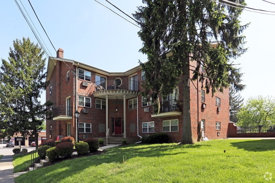 Primary Photo - Cameo Court Apartments