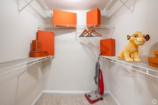 Building Photo - Stylish 2-Bed Apartment | Sustainable Design!