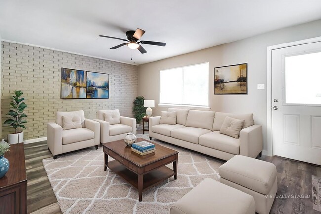 Building Photo - 523 E Main St