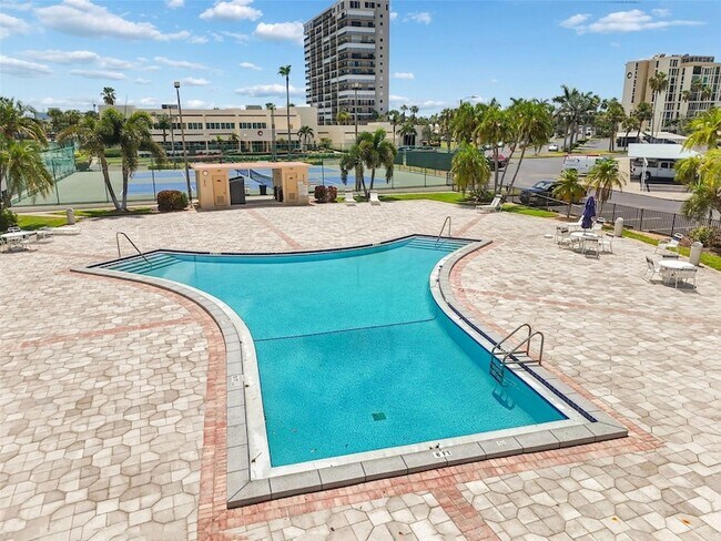 Building Photo - 7625 Sun Island Dr S