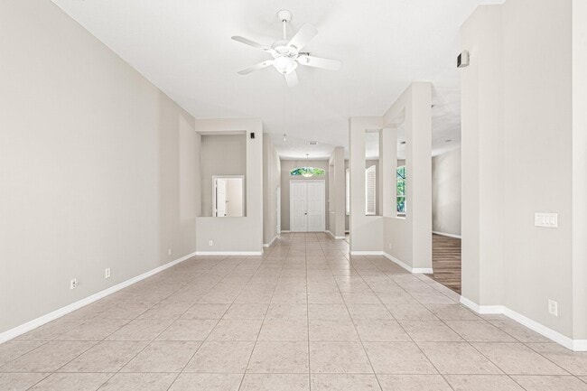 Building Photo - 1366 Crossbill Ct