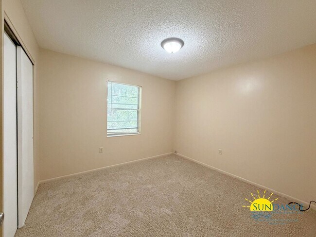 Building Photo - Great 3 Bedroom Home in Fort Walton