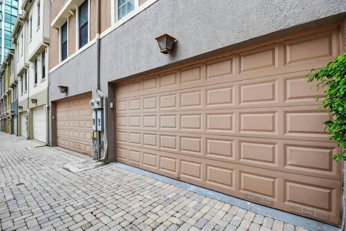 Building Photo - 695 Hibiscus St