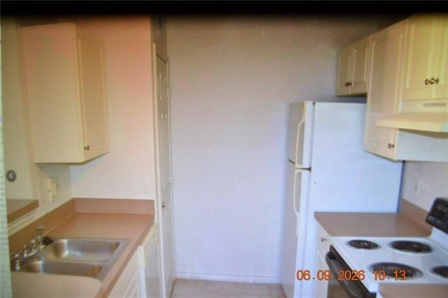 Building Photo - 4323 Bayside Village Dr