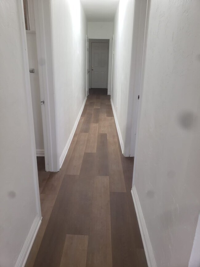 Building Photo - 6403 S Vermont Ave