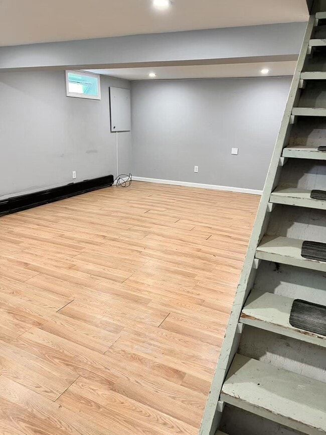 Building Photo - 46 Tangier Dr