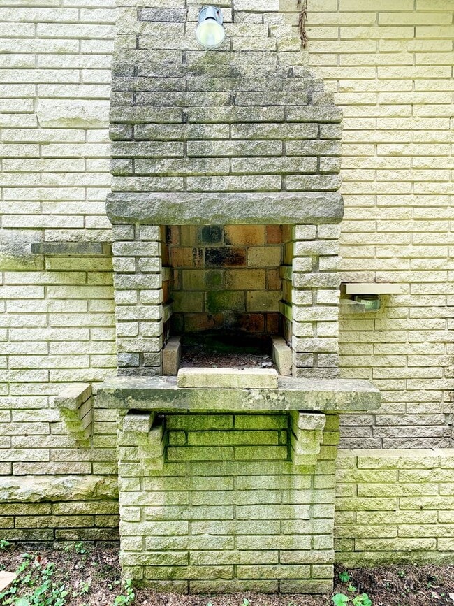 Building Photo - For Rent...300 Bethel, Collinsville