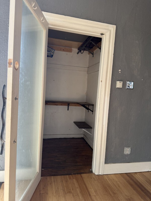 Building Photo - 553 E 700 S