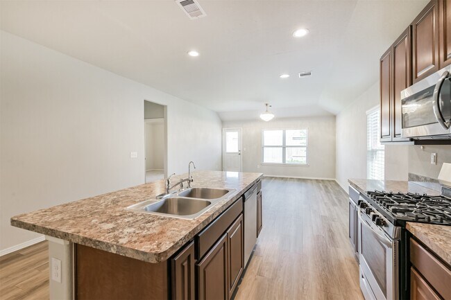 Building Photo - 2135 Twisted Cedar Ct