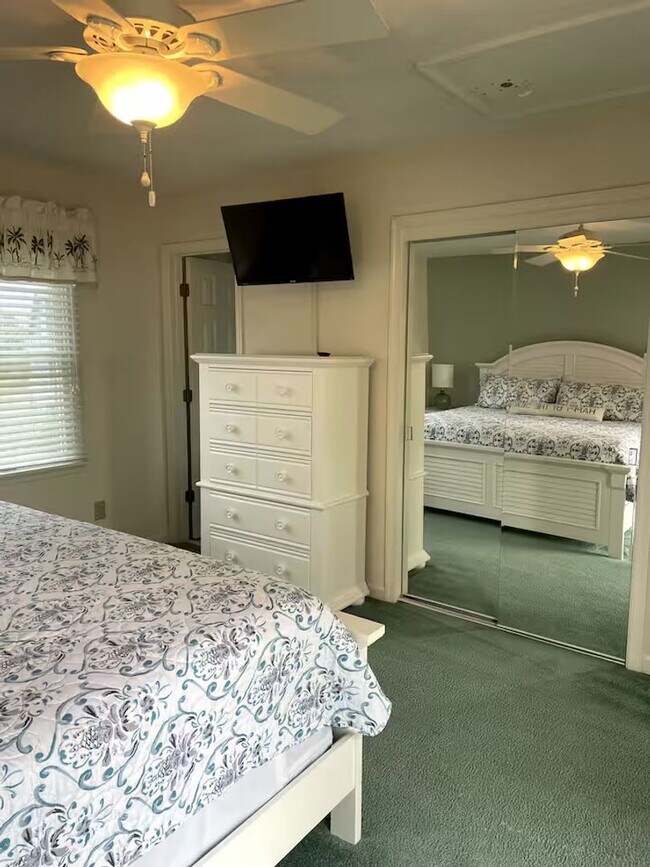 Building Photo - 4 Bedroom 2.5 Bath Home in Nags Head