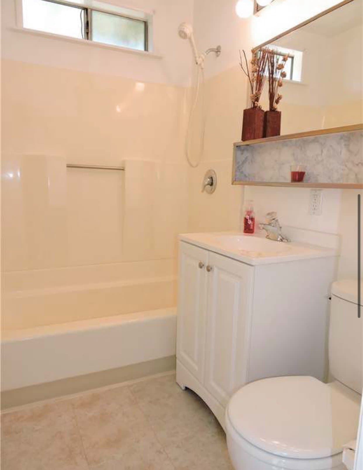 Building Photo - 7451 Colombia Dr