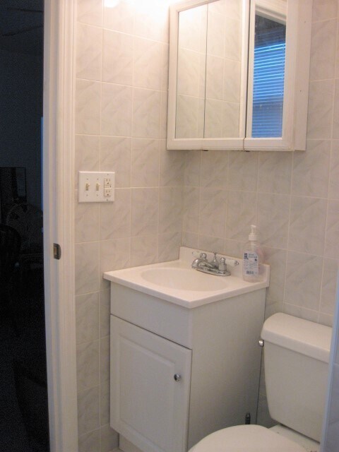 Building Photo - 812 Pavonia Ave