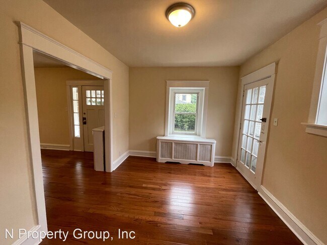Building Photo - 3 br, 1 bath House - 143 Highland Ave