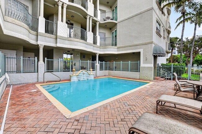 Building Photo - 616 SE 20th Ave