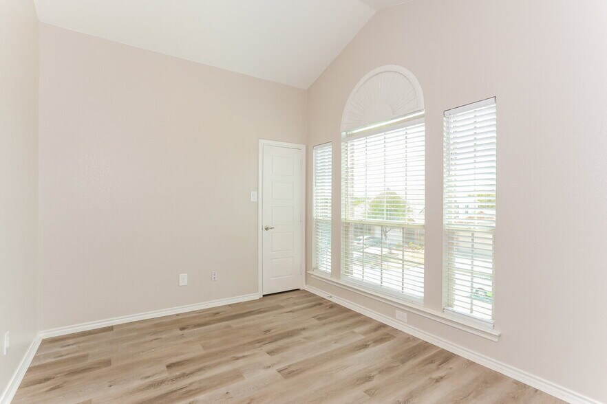 Building Photo - 1032 Sunderland Ln