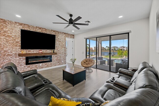 Building Photo - 4795 Sand Dollar Dr