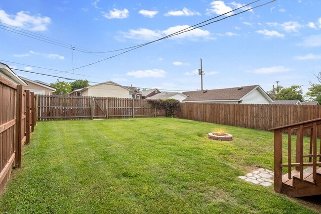 Building Photo - For the Big Dawgs