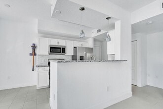 Building Photo - 11032 Legacy Dr