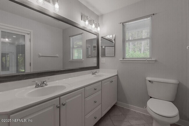 Building Photo - 1737 Heatherwood Dr