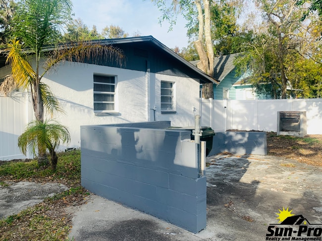 Building Photo - 723 Madison Ave