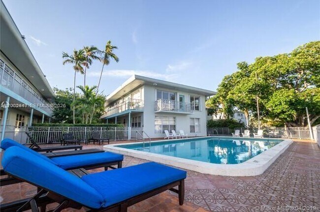 Building Photo - 1255 Marseille Dr