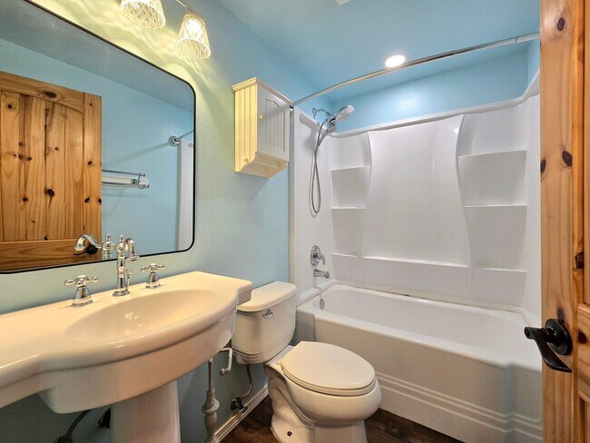 Building Photo - 3 Bedroom Home in Marysville Available Now!