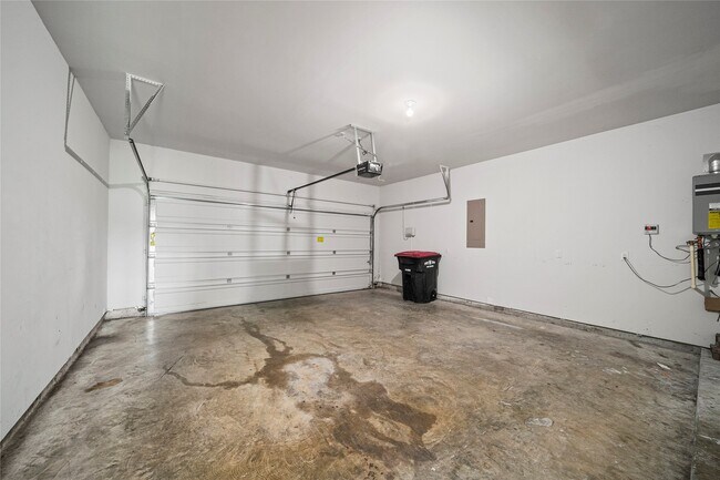 Building Photo - 8930 Emerald Cane Dr