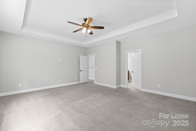 Building Photo - 2136 Laurens Dr