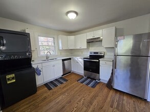 Building Photo - 514 Homeland Ave