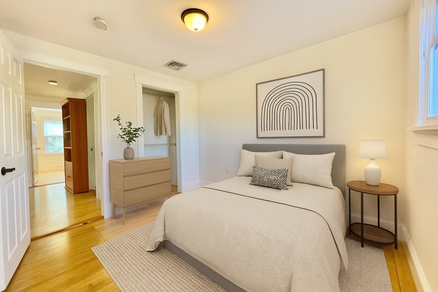 Building Photo - 13 Centre St