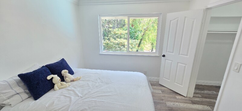 Building Photo - 433 S Oak Grove Cir