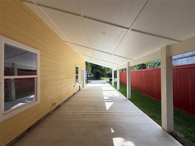 Building Photo - 4843 Culmore Dr