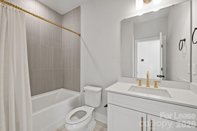 Building Photo - 1925 Dunavant St