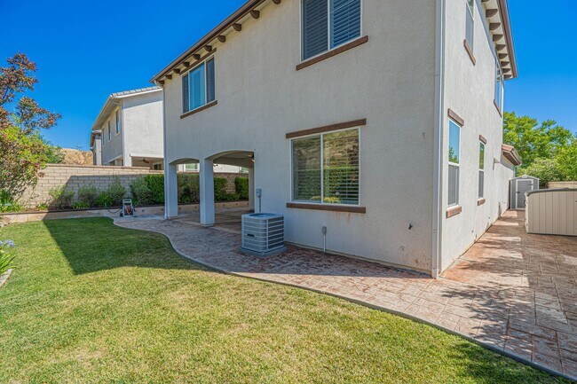 Building Photo - Beautiful 4-Bedroom Home with Solar and EV Charger in West Hills, Valencia!