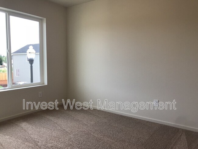 Building Photo - 13114 NE 56th Cir