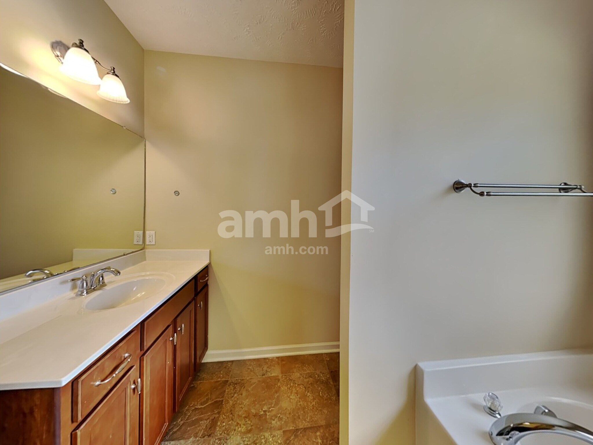 Building Photo - 1006 Middleton Ln