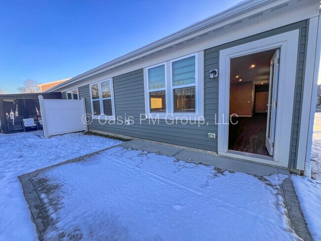 Building Photo - 521 Rochdale Run