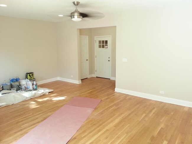 Building Photo - 5010 N Troy St