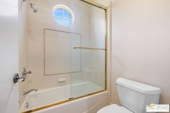 Building Photo - 88 Vía Las Flores