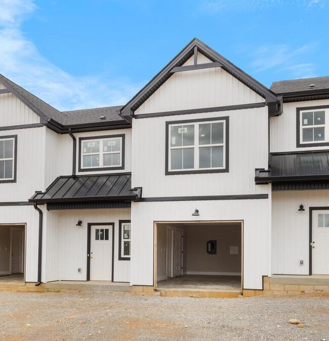 Building Photo - 166 Sango Dr