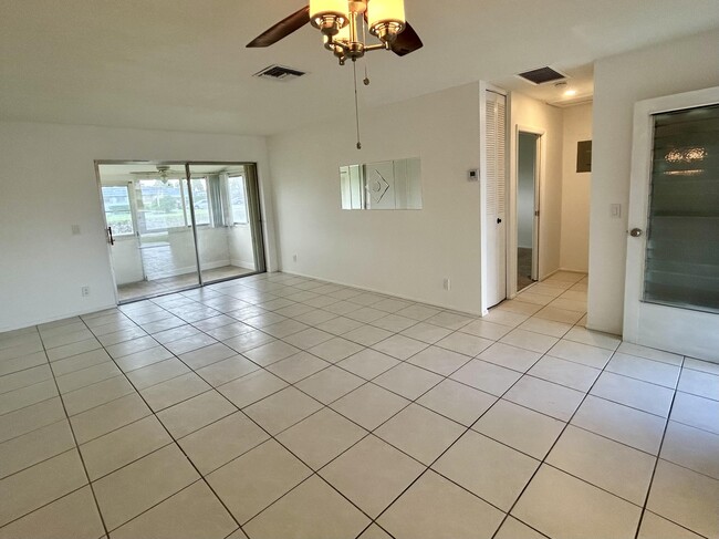 Building Photo - 2895 Crosley Dr W