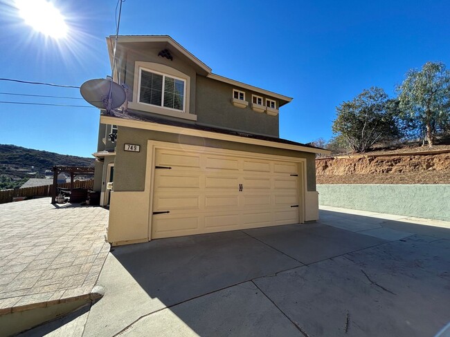 Building Photo - Fully Remodeled 3 bed 2.5 bath Home in the...