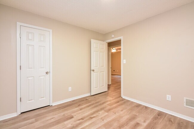 Building Photo - 1080 Crystal Springs Trail