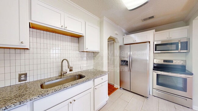 Building Photo - 4547 Post St