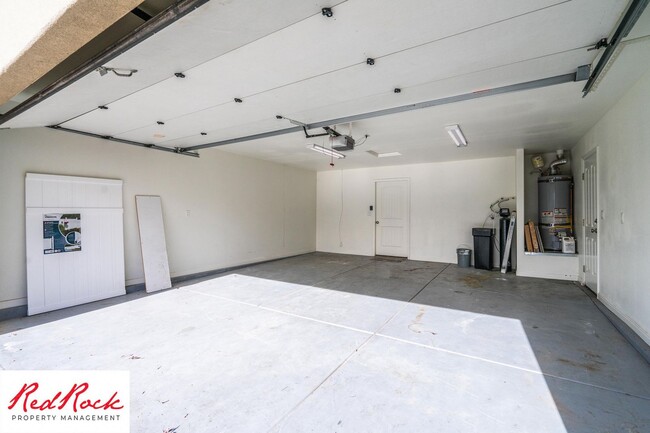 Building Photo - Move in Special: $200 off full first month rent on this inviting 3-Bedroom Home with Garage and P...